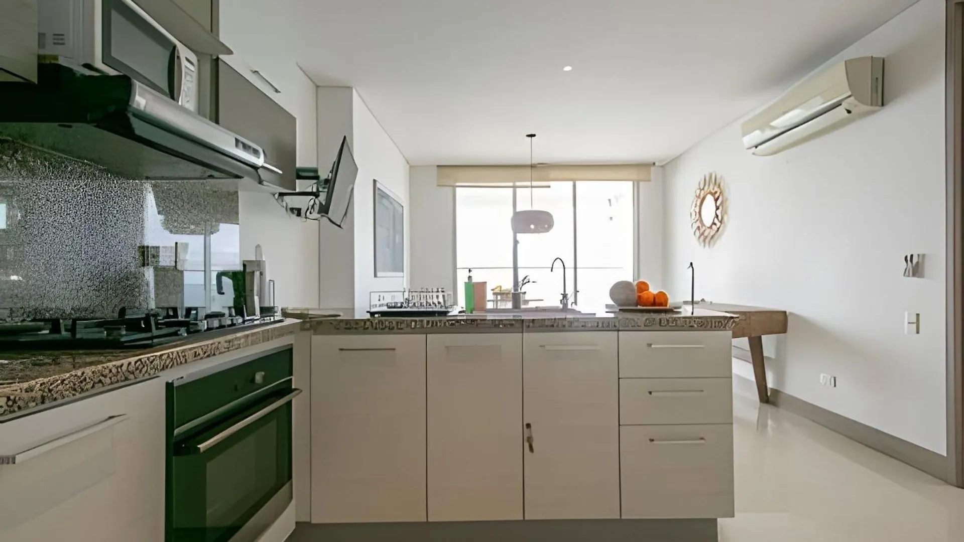 Laurdhomes Palmetto Beach Sea View, For Working Cartagena Apartment
